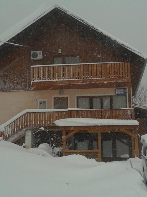 Apartments Kristic Apartment in Lika-Senj County