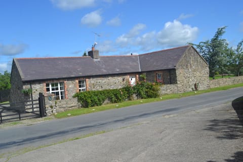 Facade/entrance, BBQ facilities, View (from property/room), Facility for disabled guests, Parking, internet, pet friendly, acessibility