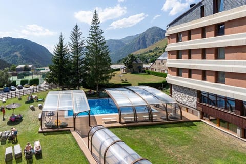 Garden, Swimming pool