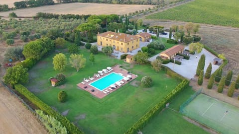 Property building, Bird's eye view, Garden, Garden view, Pool view, Swimming pool