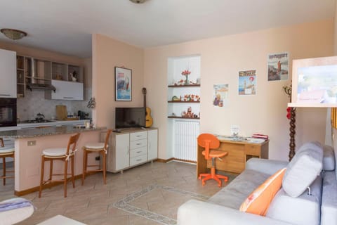 TV and multimedia, Living room, Dining area