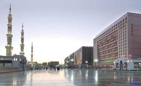 Property building, Facade/entrance, Bird's eye view, View (from property/room), City view, Landmark view