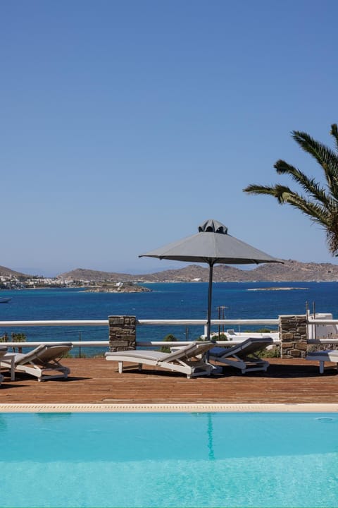 View (from property/room), Pool view, Swimming pool, Swimming pool