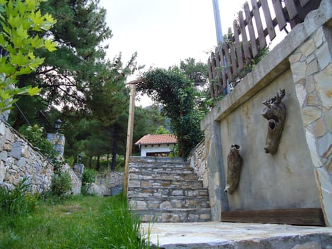 Restaurant/places to eat, Garden, View (from property/room), Lounge or bar