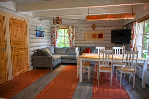 TV and multimedia, Living room, Seating area, Dining area, hair dresser