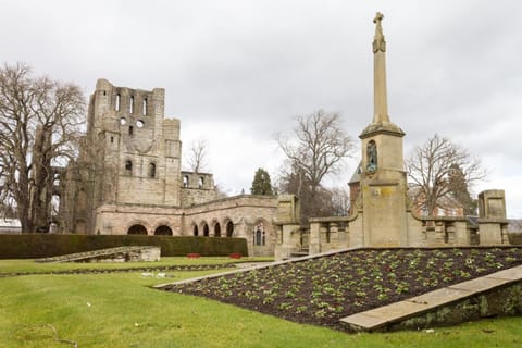 Nearby landmark, Neighbourhood