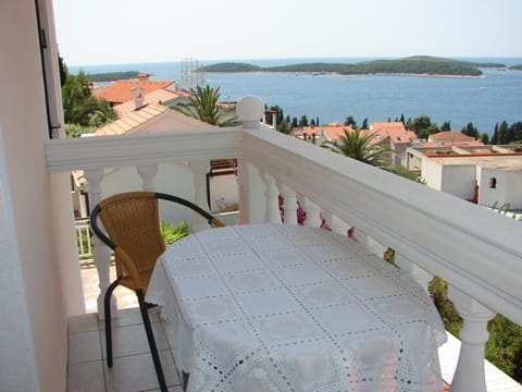 Apartmens Špiko Bed and Breakfast in Hvar