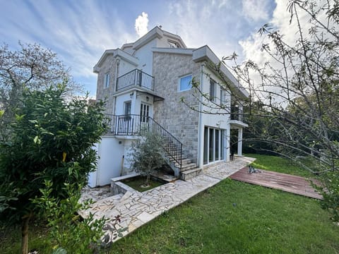 Property building, Spring, Garden