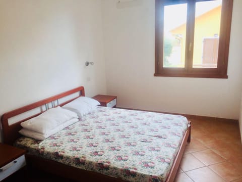 Staff, Bed, People, Bedroom, Guests, group of guests, Family