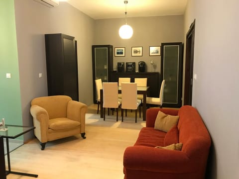 Living room, Photo of the whole room, Seating area, Dining area