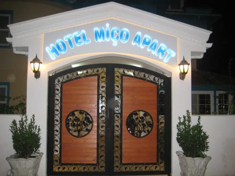 Facade/entrance, Property logo or sign