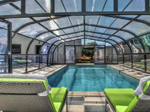 Grande maison moderne avec piscine à Tours, proche du centre-ville et de la Loire à Vélo - FR-1-381-231 House in Tours