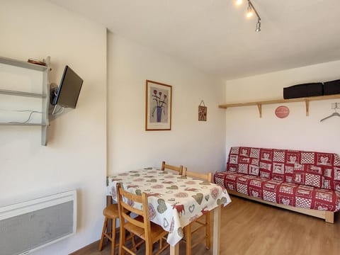 Studio 2 pièces rénové près des pistes - FR-1-416-32 Apartment in Villarembert