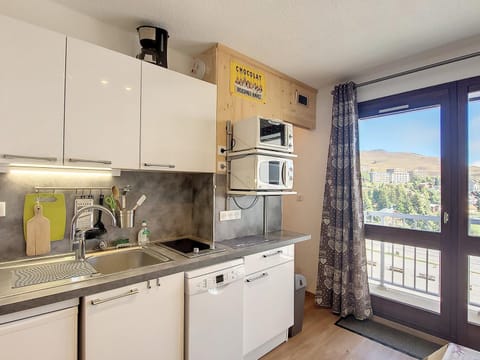 Studio 2 pièces rénové près des pistes - FR-1-416-32 Apartment in Villarembert