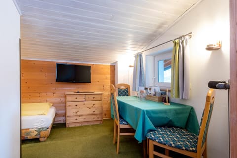 Photo of the whole room, Seating area, Bedroom