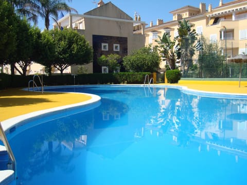 Swimming pool, Swimming pool