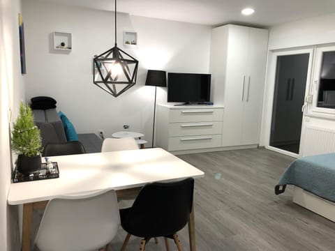 TV and multimedia, Photo of the whole room, Dining area