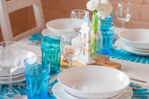 Food and drinks, Dining area, Food, Drinks