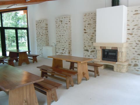 Roulottes de Bois le roi House in Fontainebleau