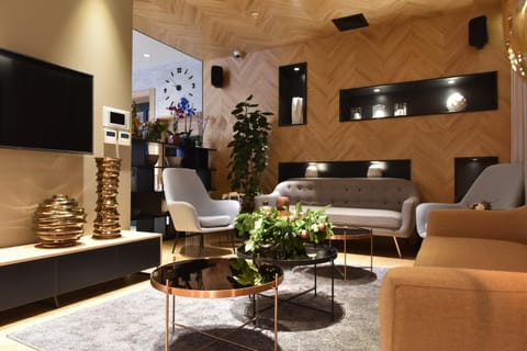 TV and multimedia, Living room, Lobby or reception, Seating area