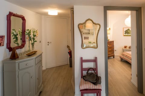 Bed, Photo of the whole room, Decorative detail