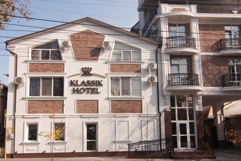 Facade/entrance