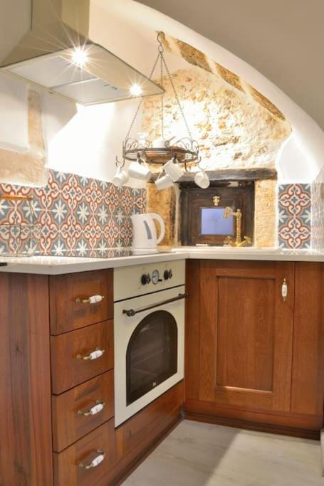 Charming stone corner house Apartment in Chania