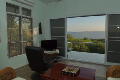 Property building, Communal lounge/ TV room, View (from property/room), Balcony/Terrace, Balcony/Terrace, Living room, Seating area, Mountain view, Mountain view, locker, locker