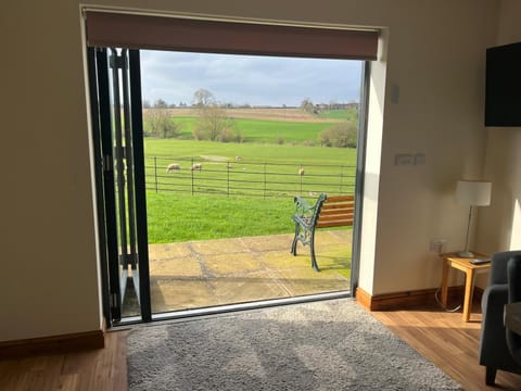 Spring, Day, Winter, TV and multimedia, View (from property/room), View (from property/room), Balcony/Terrace, Living room, Seating area, Dining area, Animals, Animals, internet, internet, internet