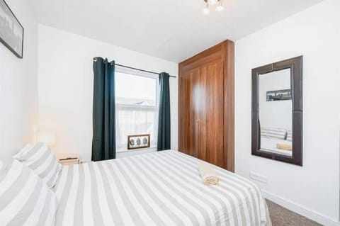 4 Bedroom House For Corporate Stays in Kettering House in Kettering