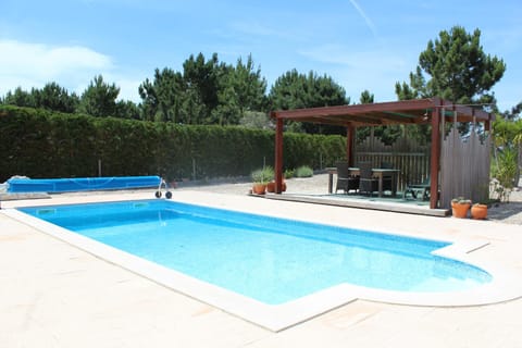 Lounge or bar, Dining area, Swimming pool