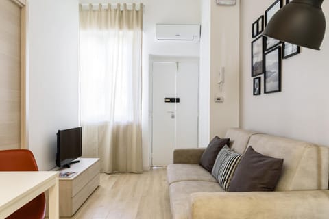 Fan House 22 San Siro 2 camere Wi-fi Netflix Apartment in Milan
