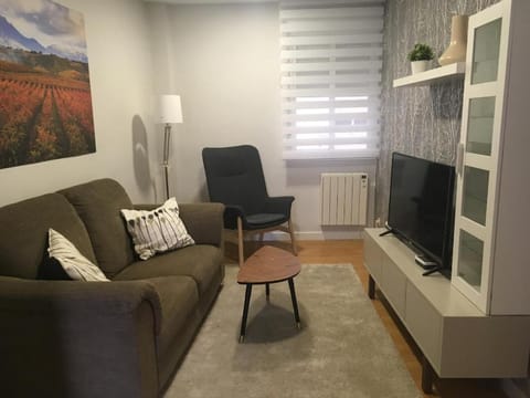 Property building, Communal lounge/ TV room, Living room, Lounge or bar, Seating area