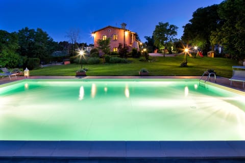 Property building, Garden, Swimming pool