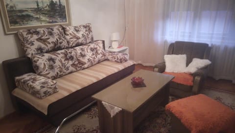 Bed, Living room, Seating area, Bedroom