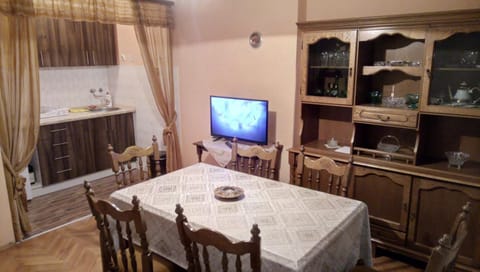 Kitchen or kitchenette, Living room, Dining area