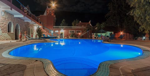 Pool view, Swimming pool, sunbed