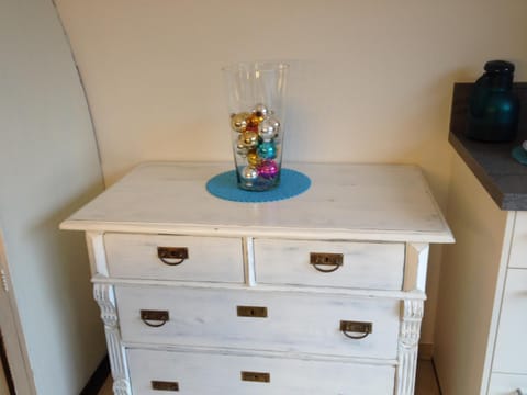 Decorative detail, Dining area