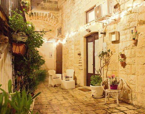 Property building, Inner courtyard view