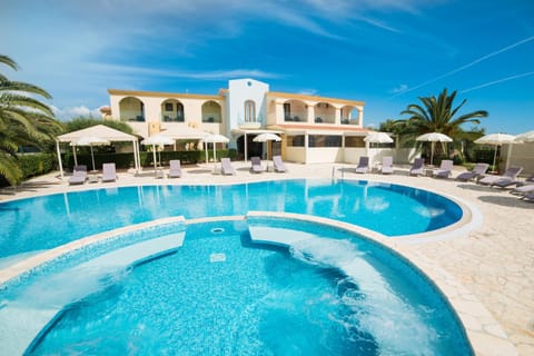 Facade/entrance, Swimming pool, Swimming pool