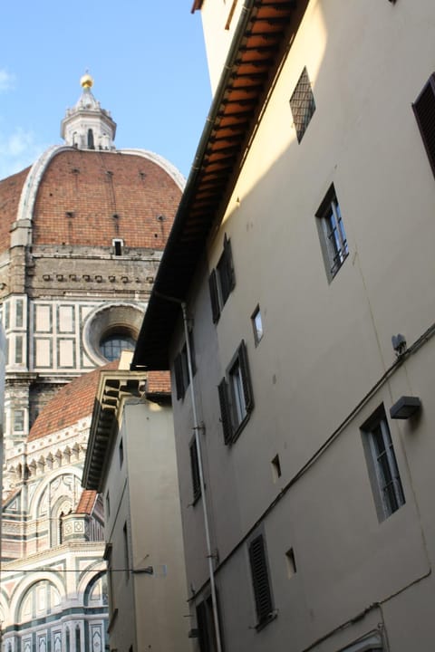 Facade/entrance, Bird's eye view