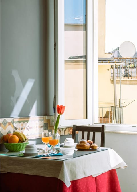 Dining area, Food, Breakfast