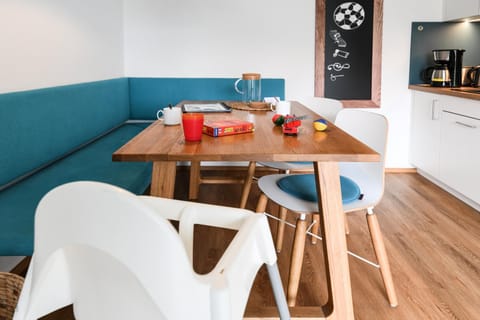 Kitchen or kitchenette, Dining area, Food, Breakfast, kitchen, kitchen