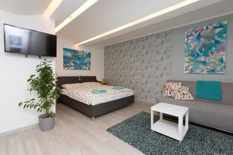 Day, Photo of the whole room
