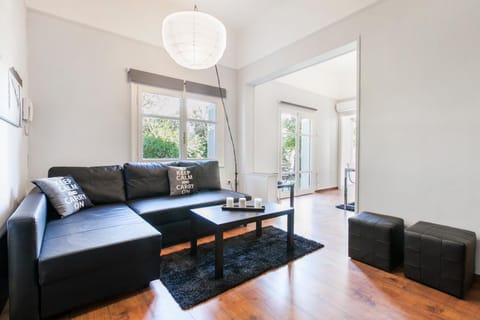 Trendy Minimal Flat in posh Athens Apartment in Chalandri