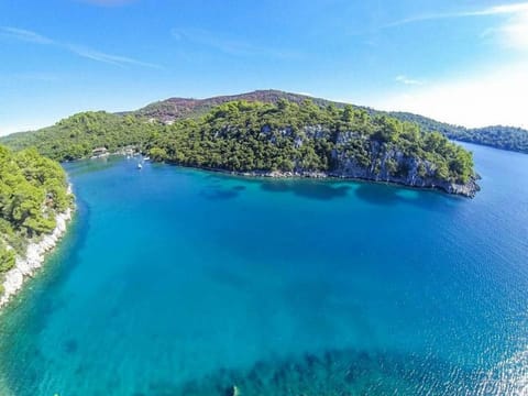 Nearby landmark, Natural landscape, Activities, Beach