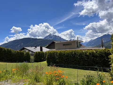 Balcony/Terrace, Mountain view