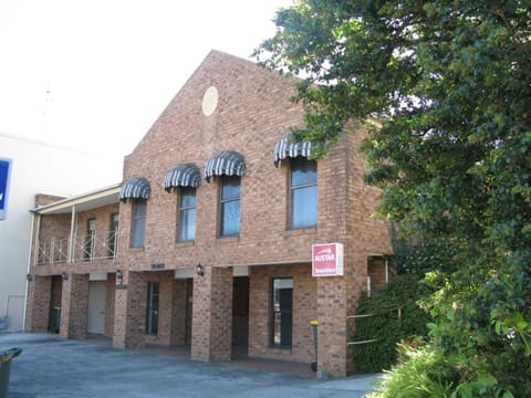 Facade/entrance