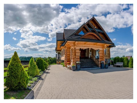 Property building, Garden, Parking