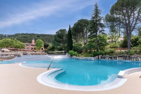 Property building, Day, Natural landscape, Pool view, Swimming pool